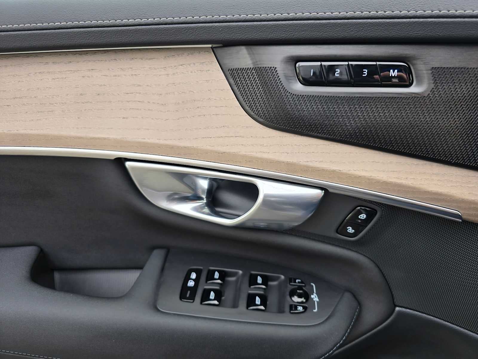 2026 Volvo XC90 Plug-In Hybrid Plus
