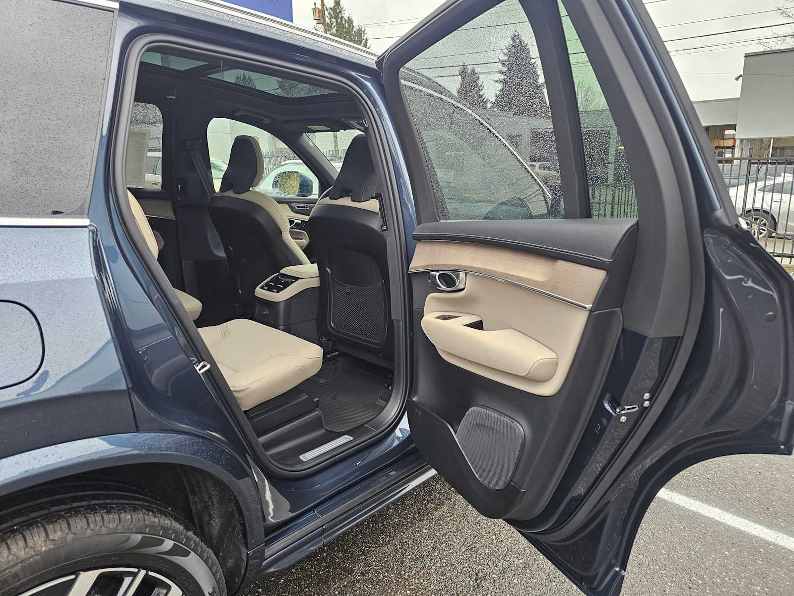 2026 Volvo XC90 Plug-In Hybrid Plus