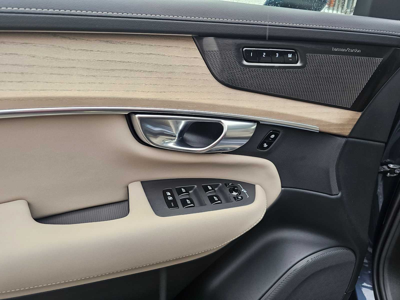 2026 Volvo XC90 Plug-In Hybrid Plus