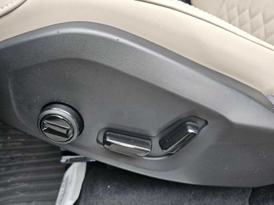 2026 Volvo XC90 Plug-In Hybrid Plus