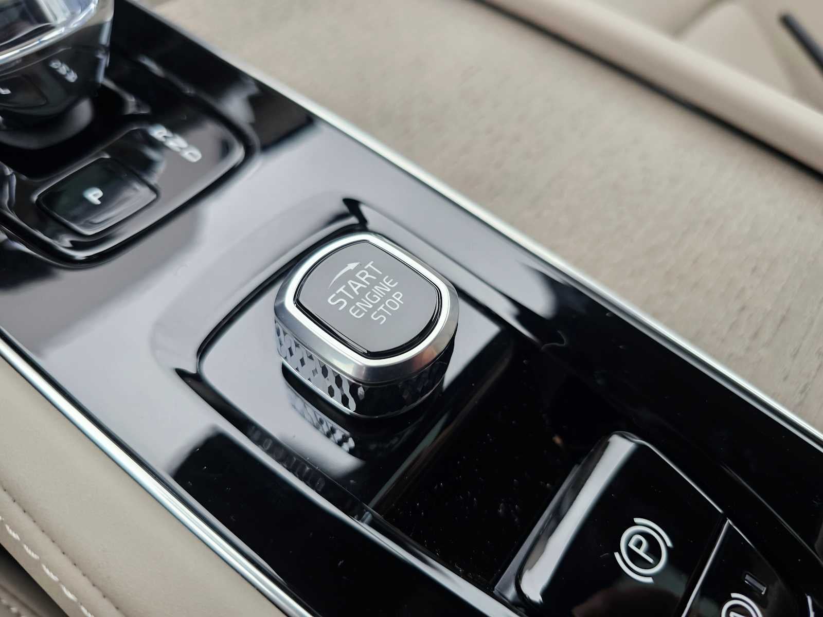 2026 Volvo XC90 Plug-In Hybrid Plus