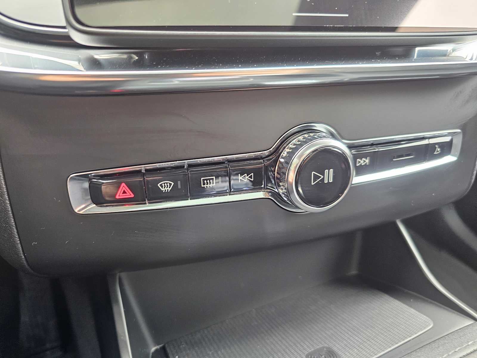 2026 Volvo XC90 Plug-In Hybrid Plus