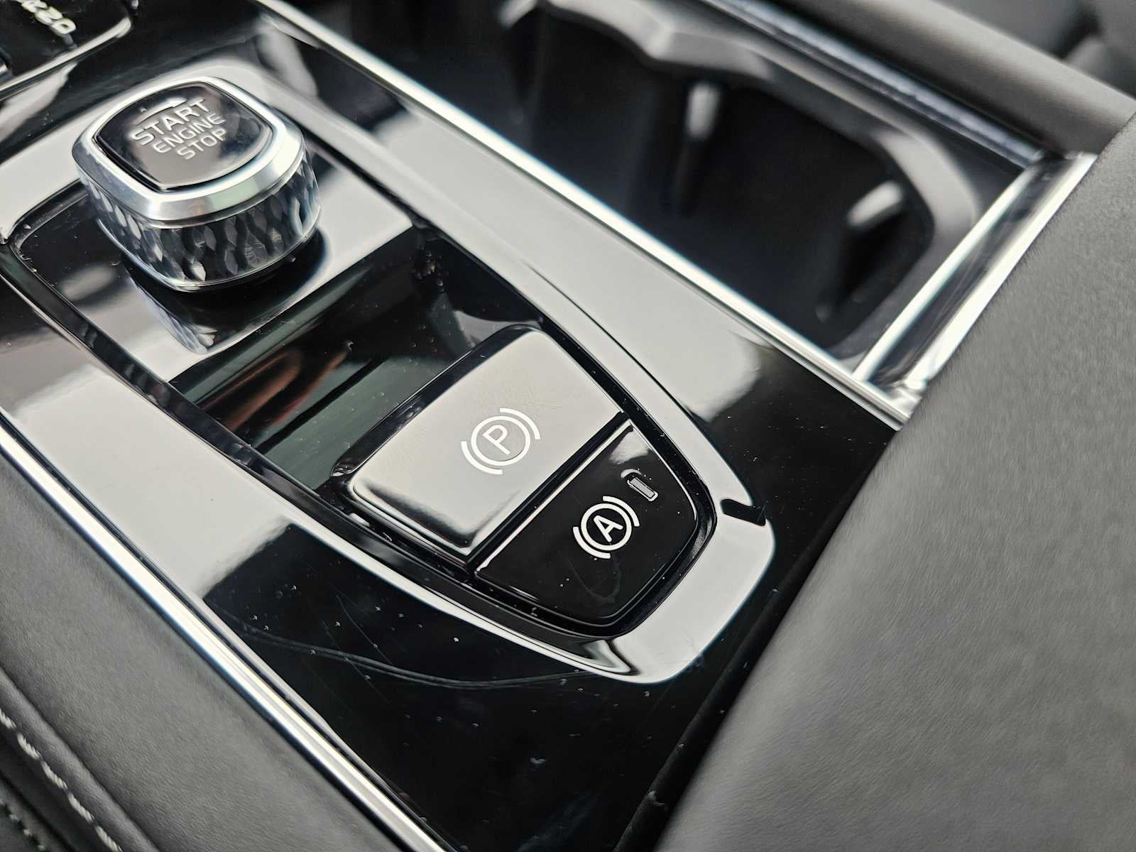2026 Volvo XC90 Plug-In Hybrid Plus