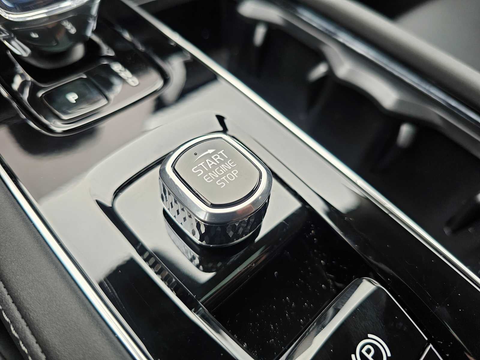 2026 Volvo XC90 Plug-In Hybrid Plus