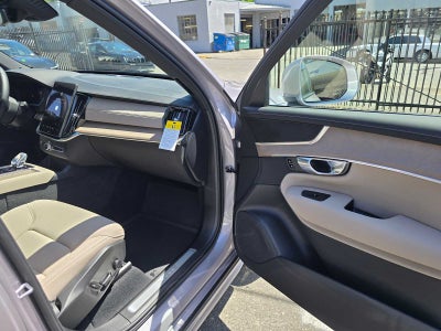2026 Volvo XC90 Plug-In Hybrid Plus
