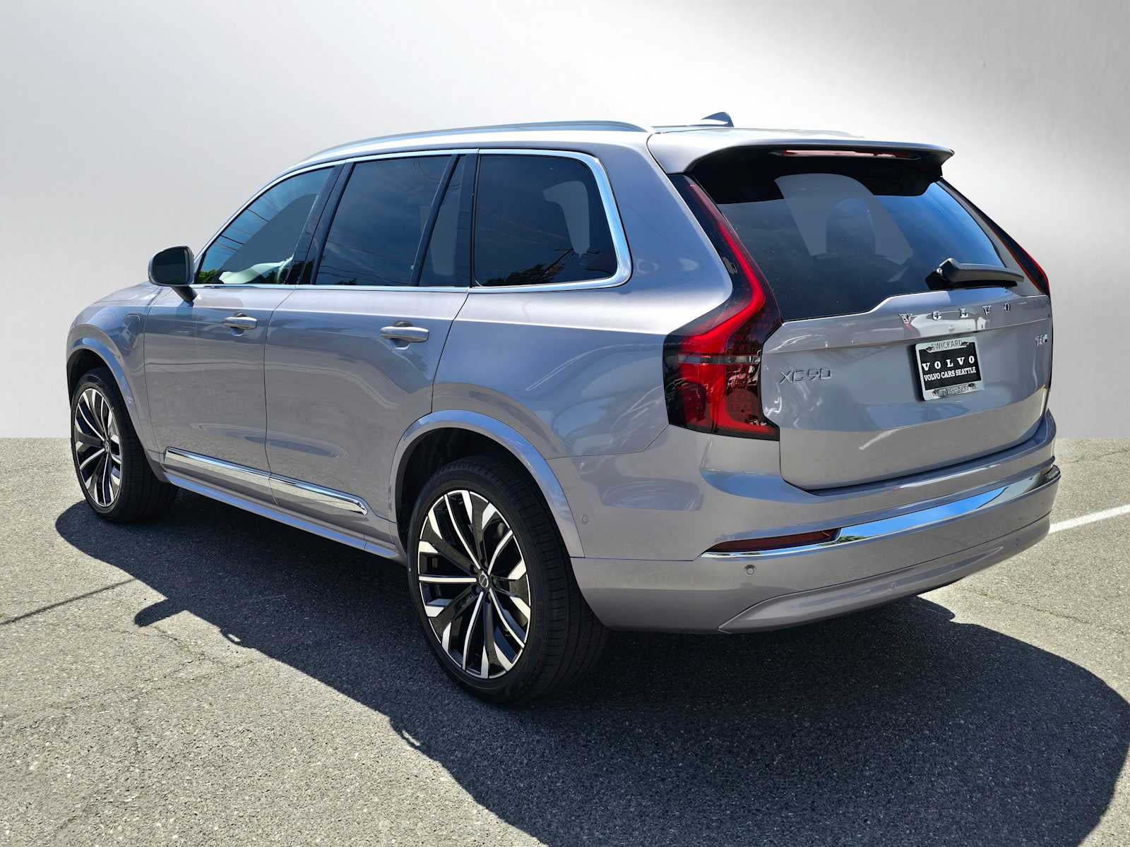 2026 Volvo XC90 Plug-In Hybrid Plus