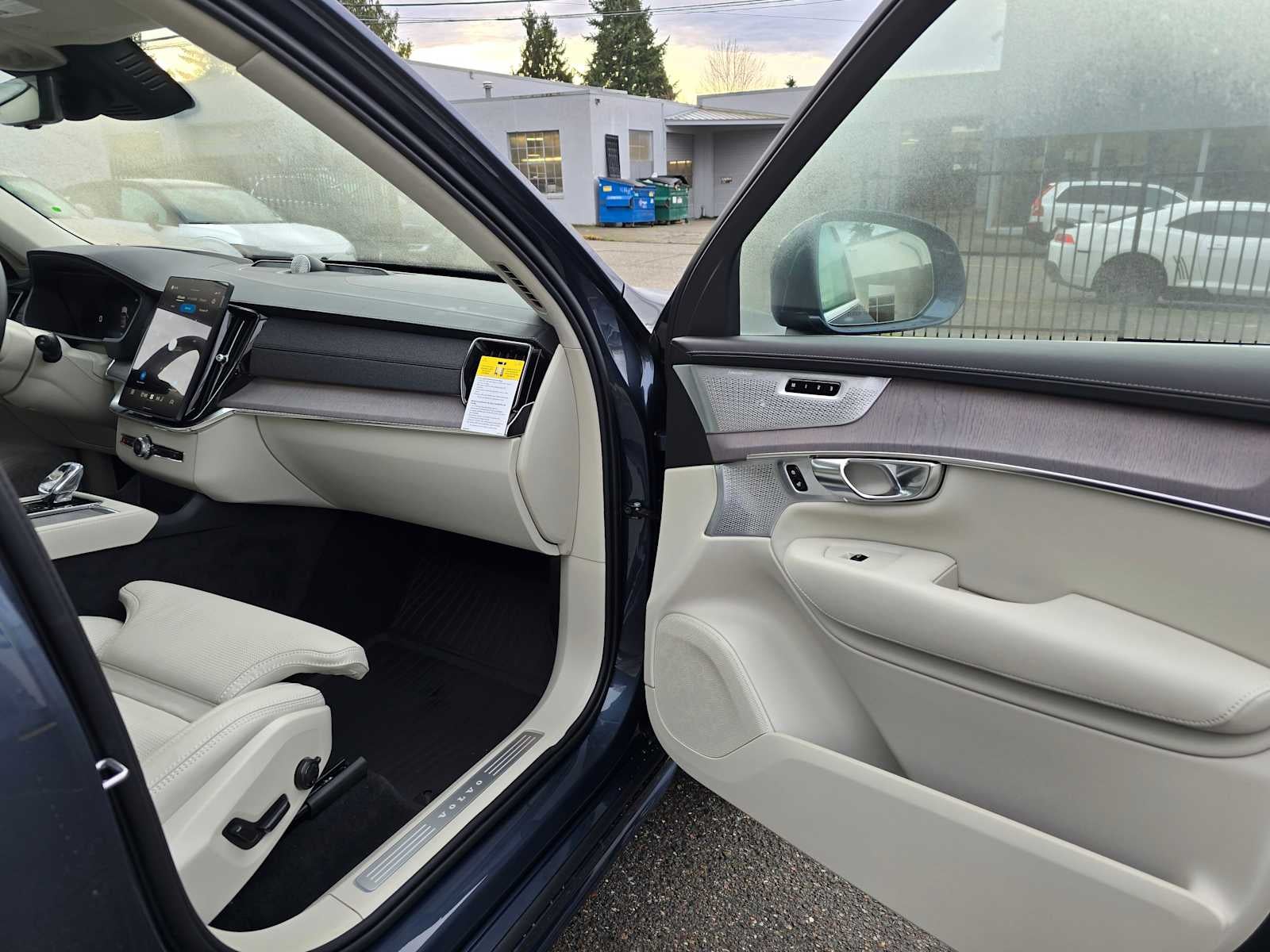 2026 Volvo XC90 Plug-In Hybrid Ultra