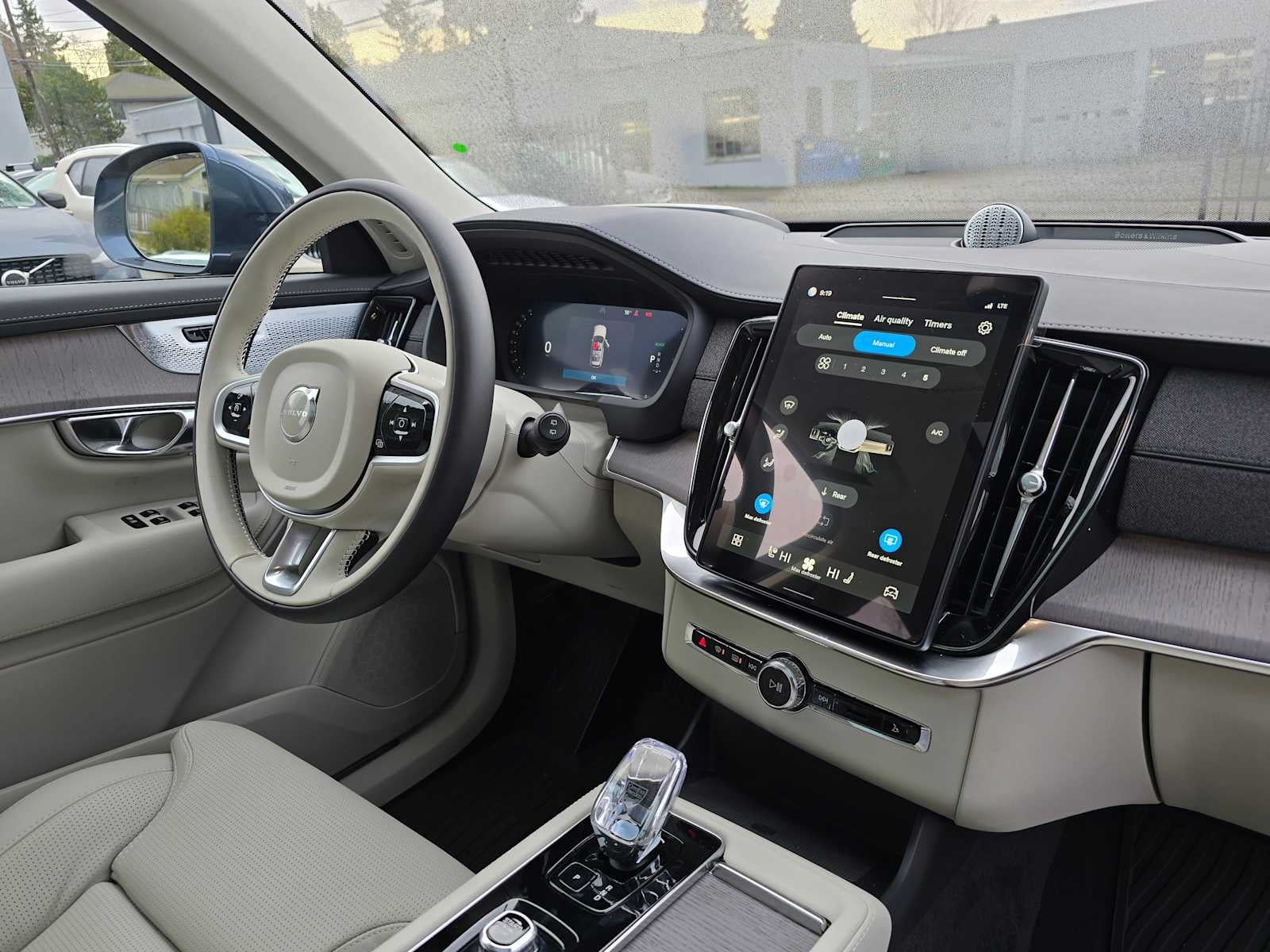 2026 Volvo XC90 Plug-In Hybrid Ultra