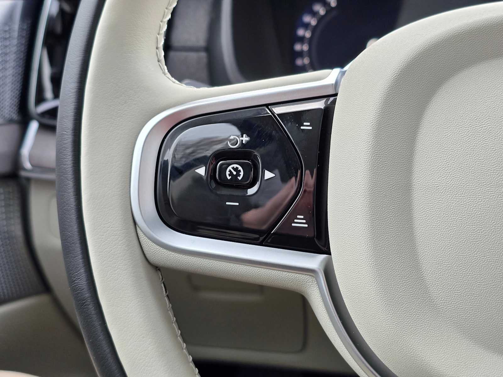 2026 Volvo XC90 Plug-In Hybrid Ultra