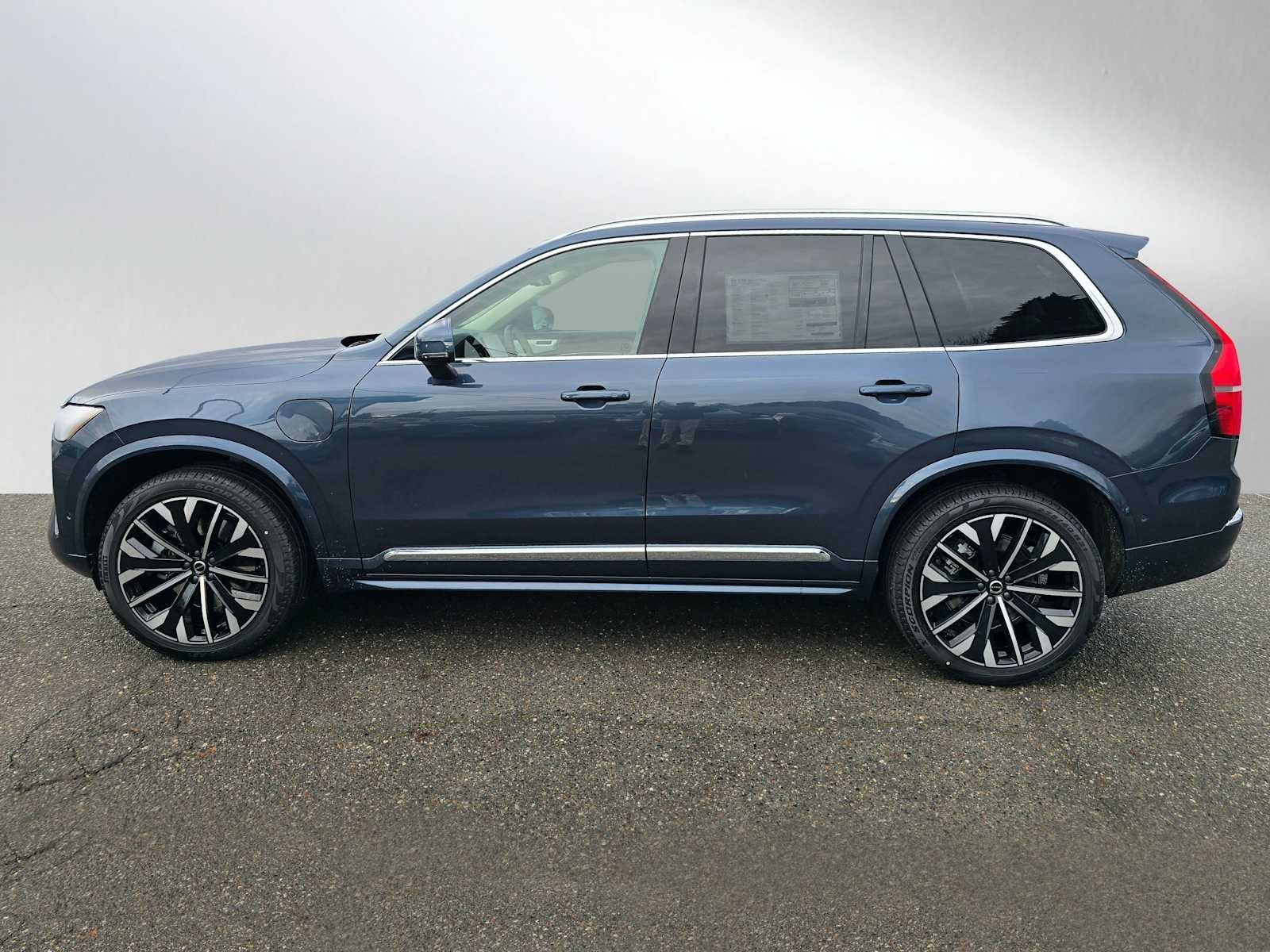 2026 Volvo XC90 Plug-In Hybrid Ultra