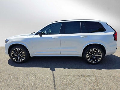 2026 Volvo XC90 Plug-In Hybrid Ultra Dark Theme
