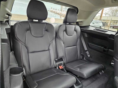 2026 Volvo XC90 Plug-In Hybrid Ultra Dark Theme