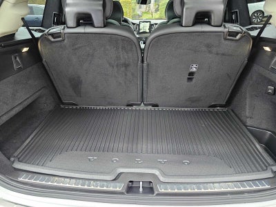 2026 Volvo XC90 Plug-In Hybrid Ultra Dark Theme