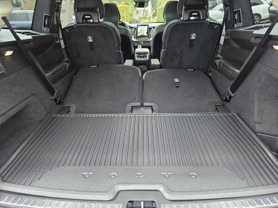 2026 Volvo XC90 Plug-In Hybrid Ultra Dark Theme