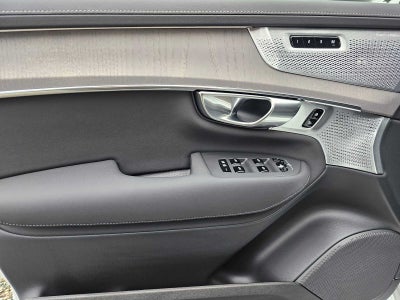 2026 Volvo XC90 Plug-In Hybrid Ultra Dark Theme