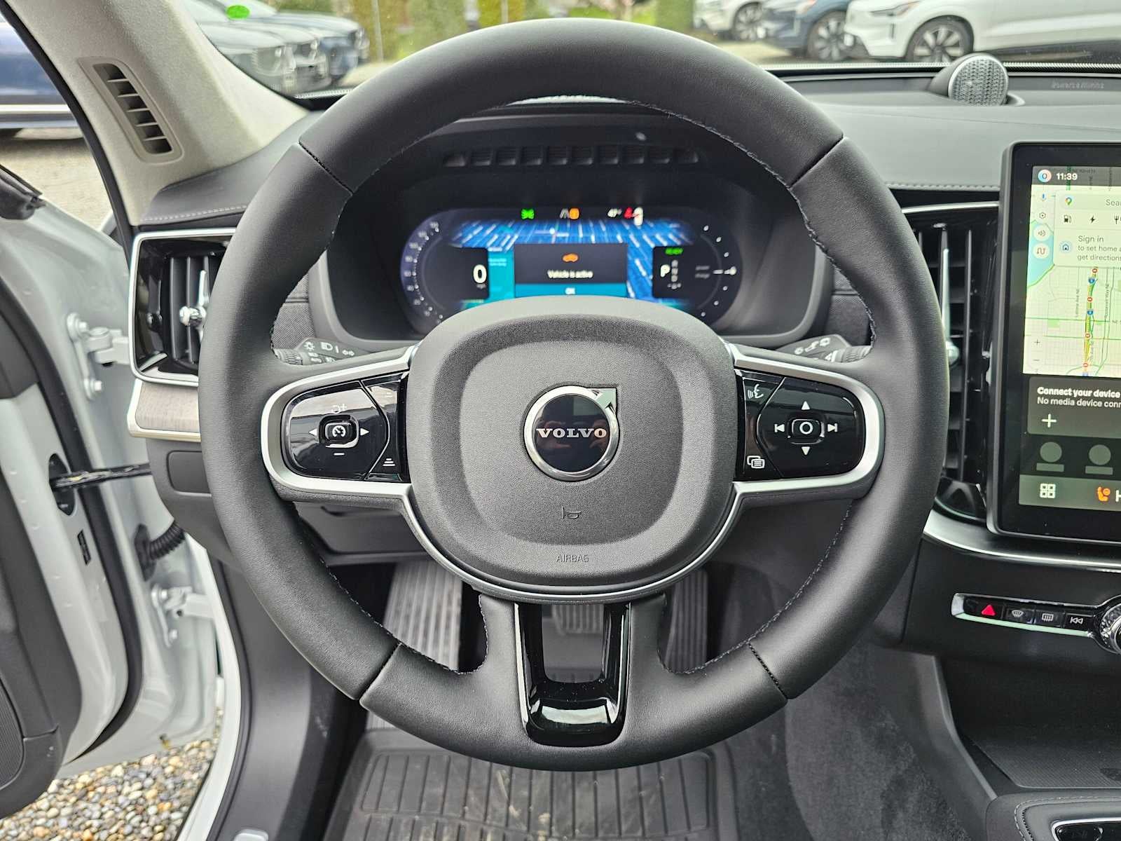 2026 Volvo XC90 Plug-In Hybrid Ultra Dark Theme