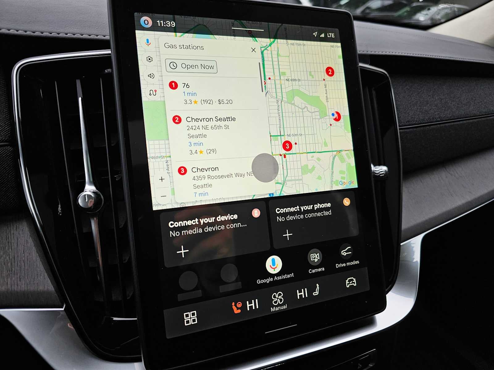 2026 Volvo XC90 Plug-In Hybrid Ultra Dark Theme