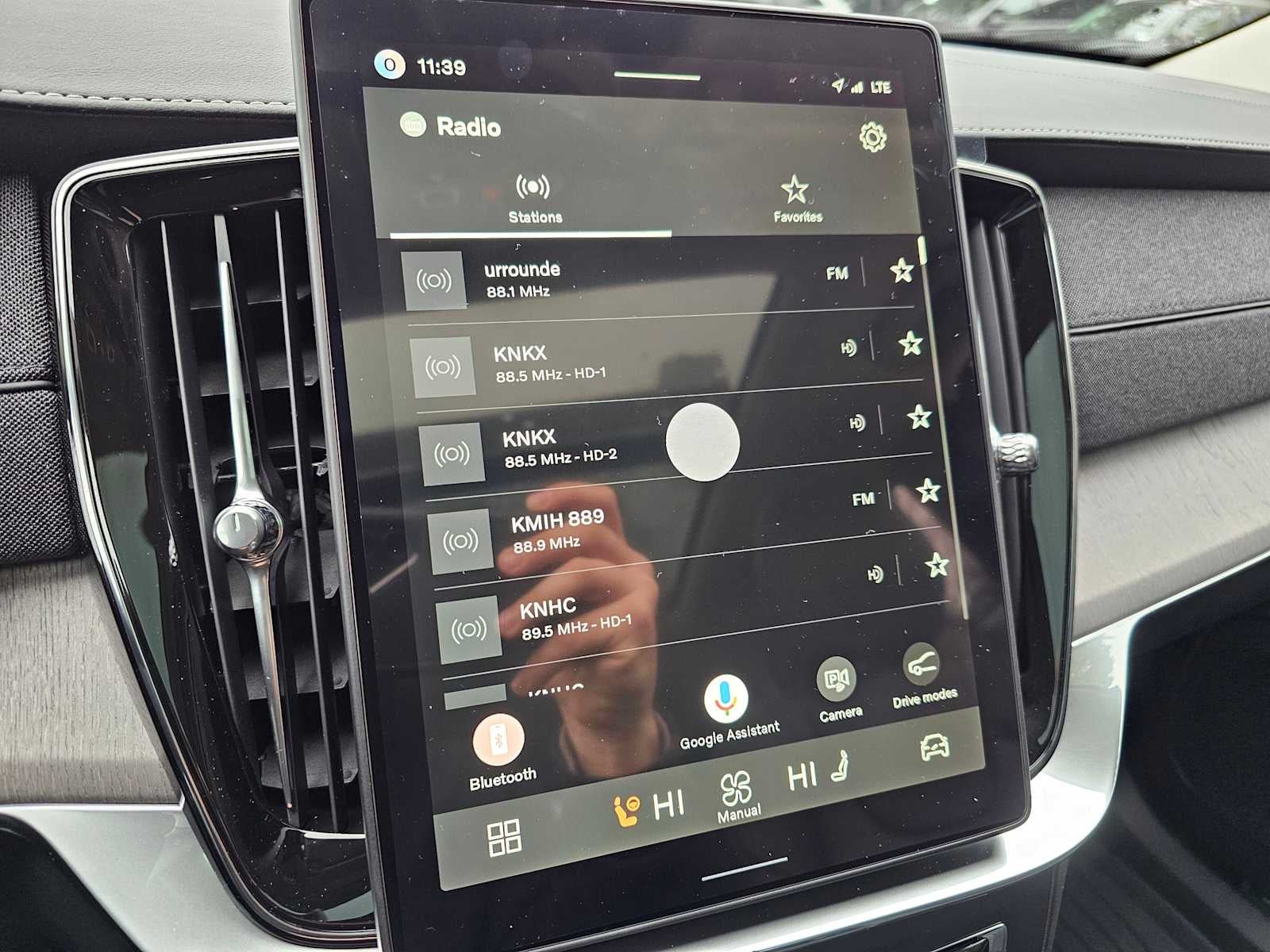 2026 Volvo XC90 Plug-In Hybrid Ultra Dark Theme