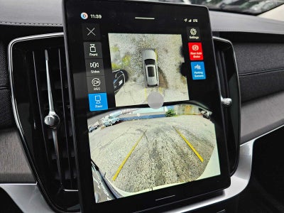 2026 Volvo XC90 Plug-In Hybrid Ultra Dark Theme