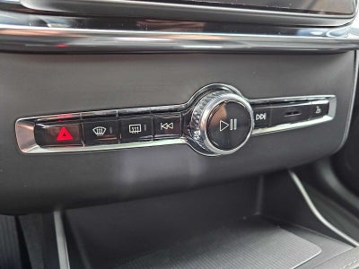 2026 Volvo XC90 Plug-In Hybrid Ultra Dark Theme