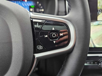 2026 Volvo XC90 Plug-In Hybrid Ultra Dark Theme