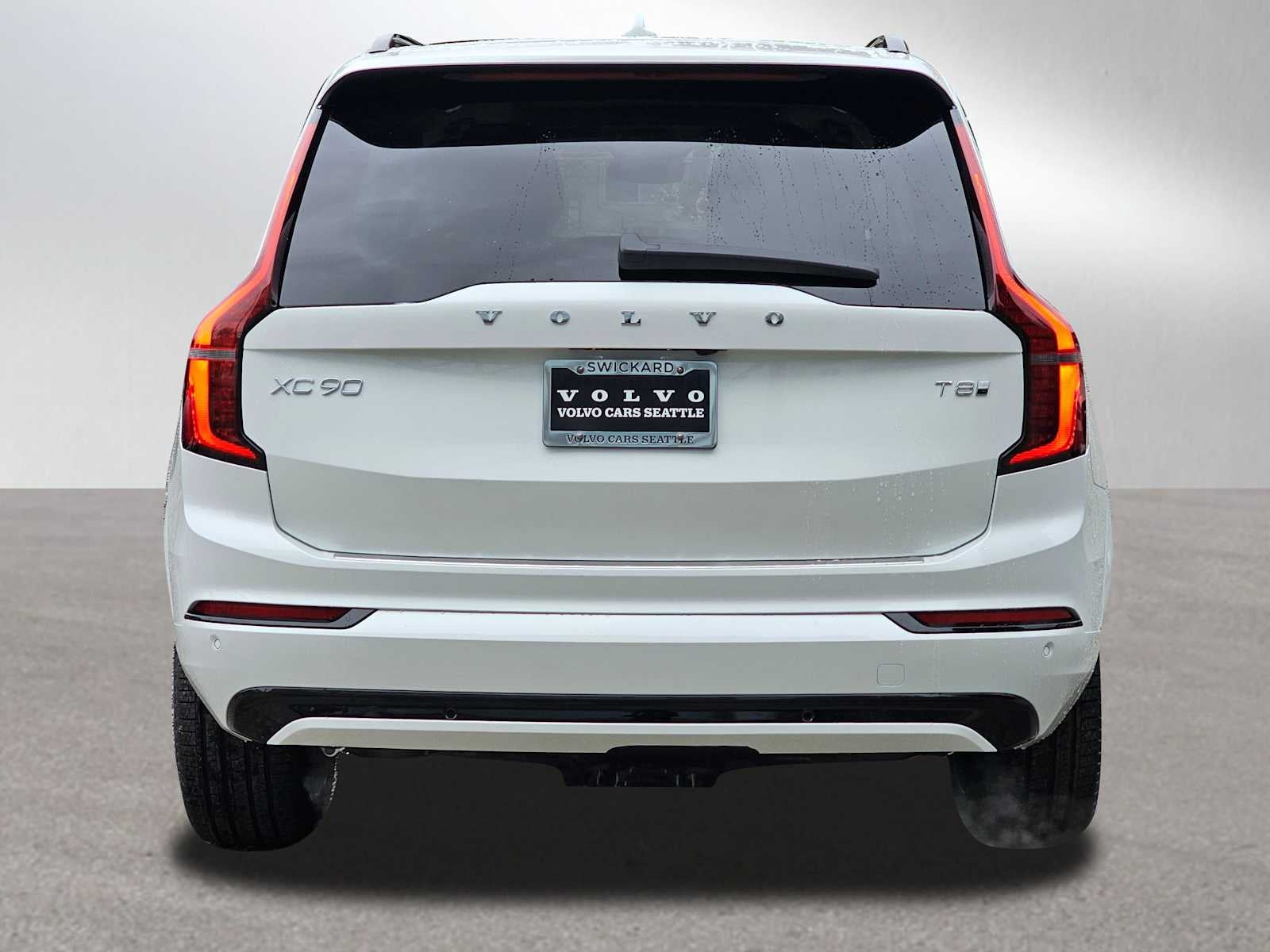2026 Volvo XC90 Plug-In Hybrid Ultra Dark Theme
