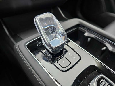 2026 Volvo XC90 Plug-In Hybrid Ultra Dark Theme