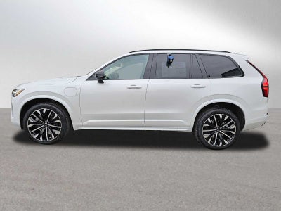 2026 Volvo XC90 Plug-In Hybrid Ultra Dark Theme