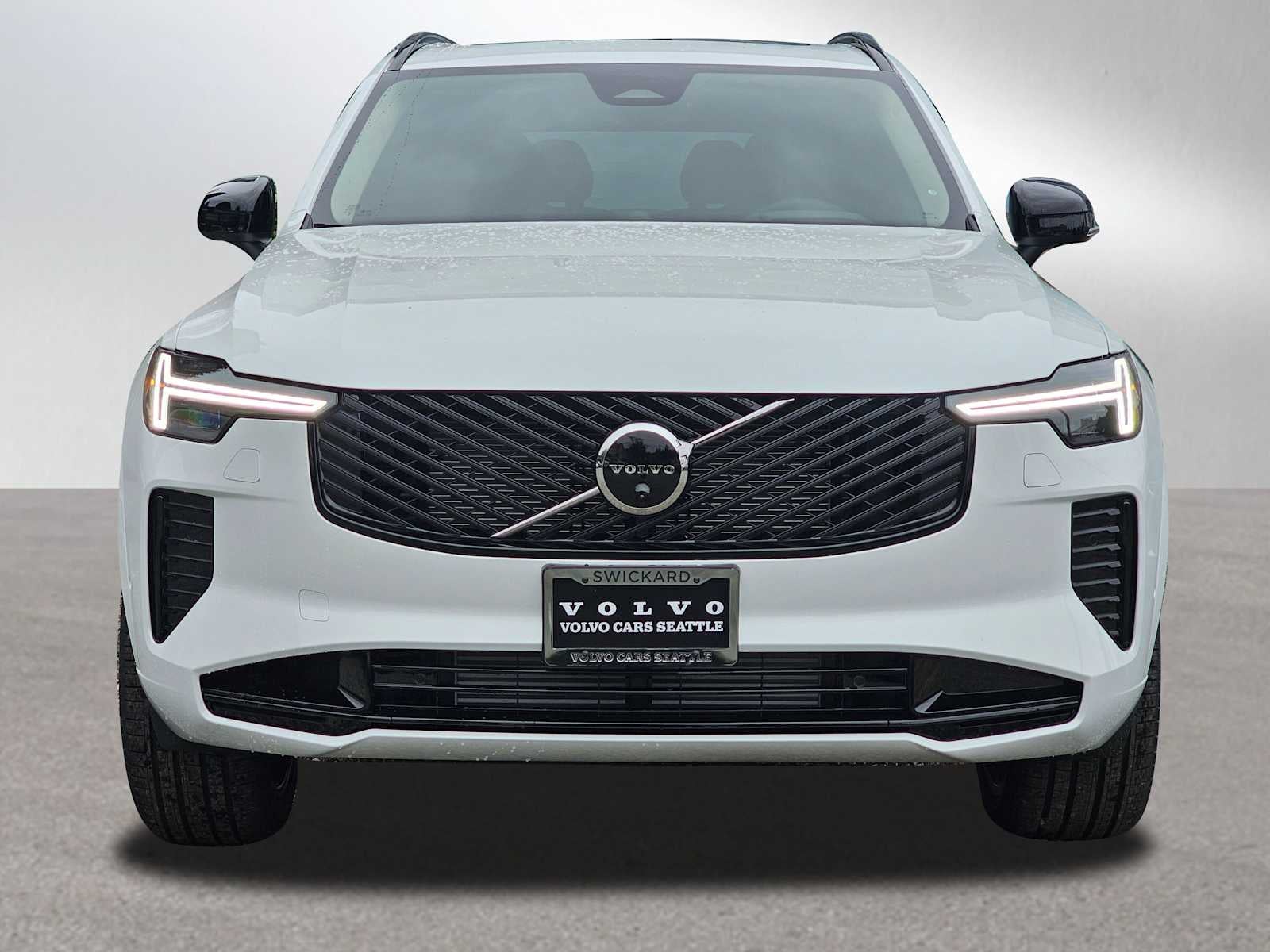 2026 Volvo XC90 Plug-In Hybrid Ultra Dark Theme