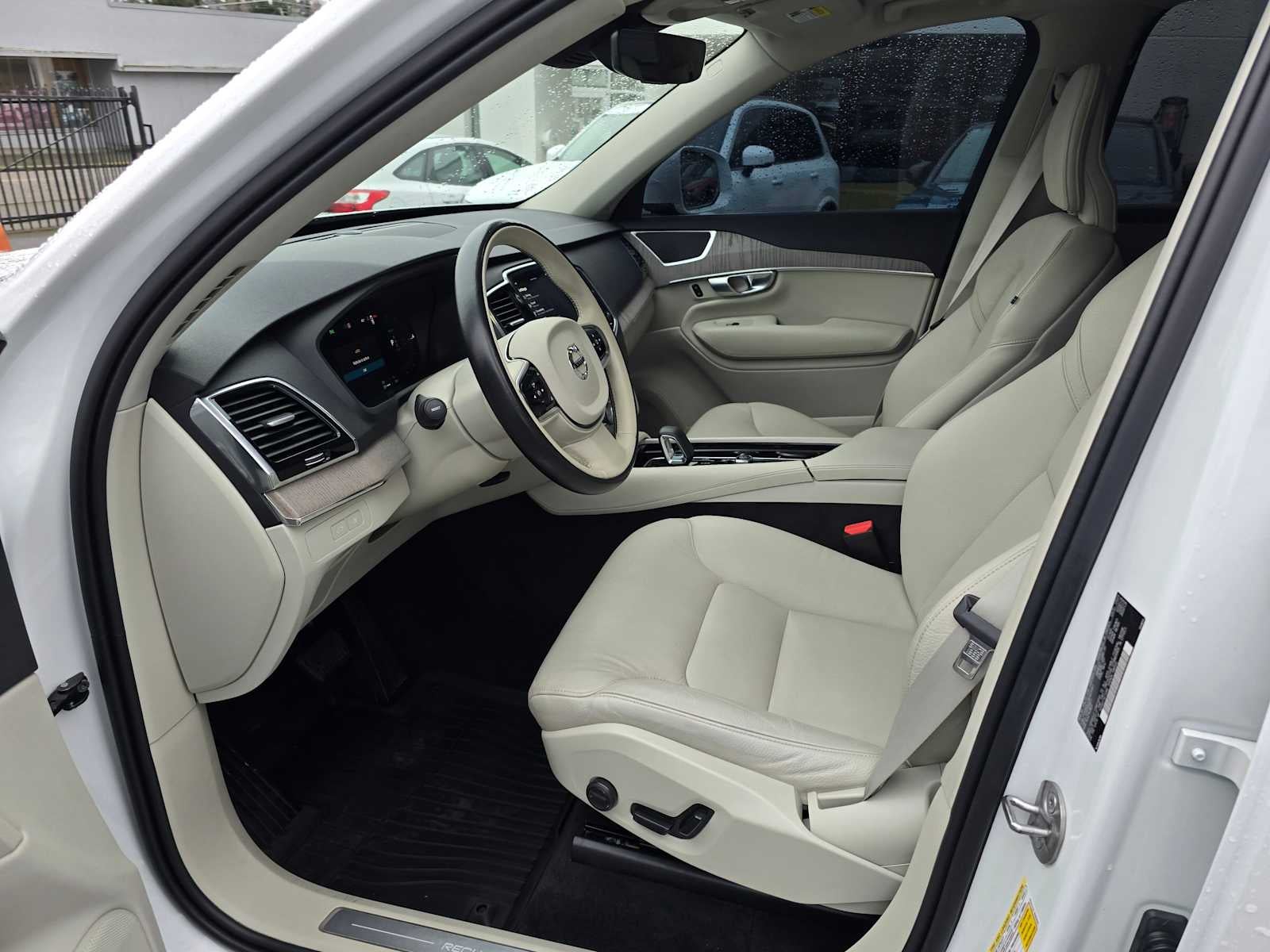 2024 Volvo XC90 Recharge Plug-In Hybrid Plus