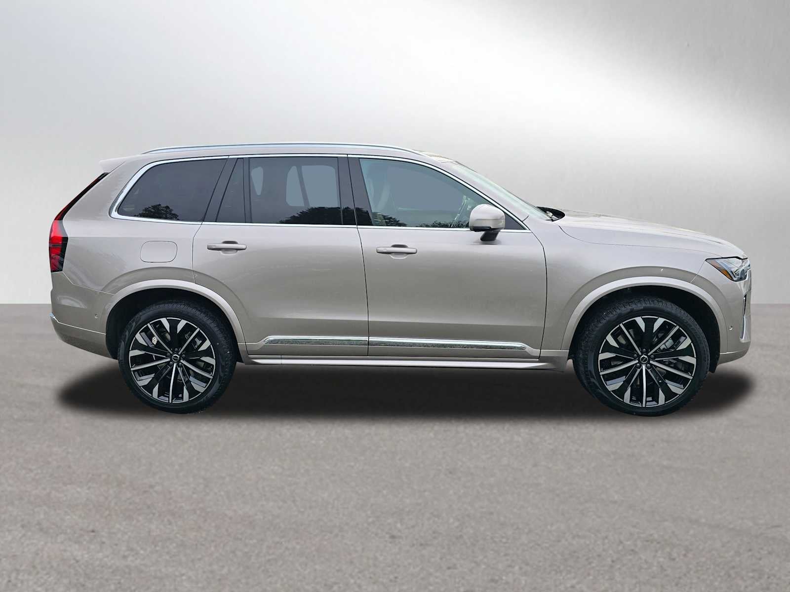 2026 Volvo XC90 Plug-In Hybrid Plus