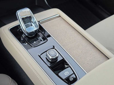 2026 Volvo XC90 Plug-In Hybrid Plus