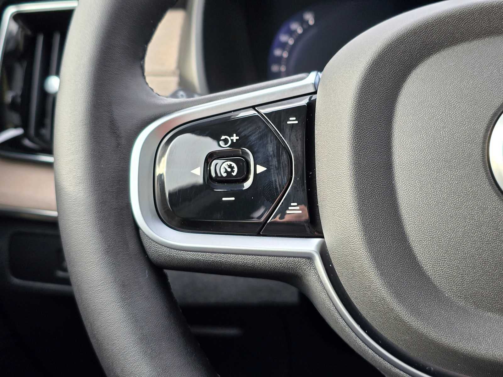 2026 Volvo XC90 Plug-In Hybrid Plus