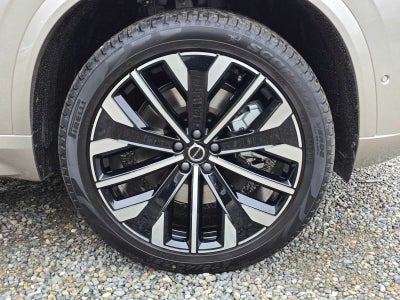 2026 Volvo XC90 Plug-In Hybrid Plus