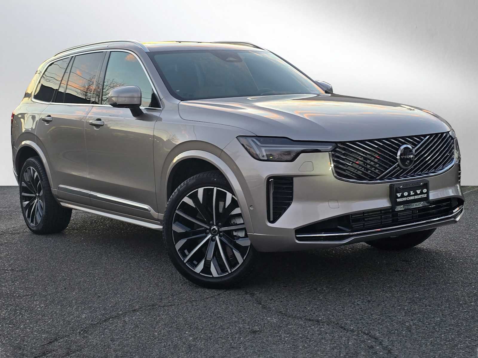 2026 Volvo XC90 Plug-In Hybrid Plus