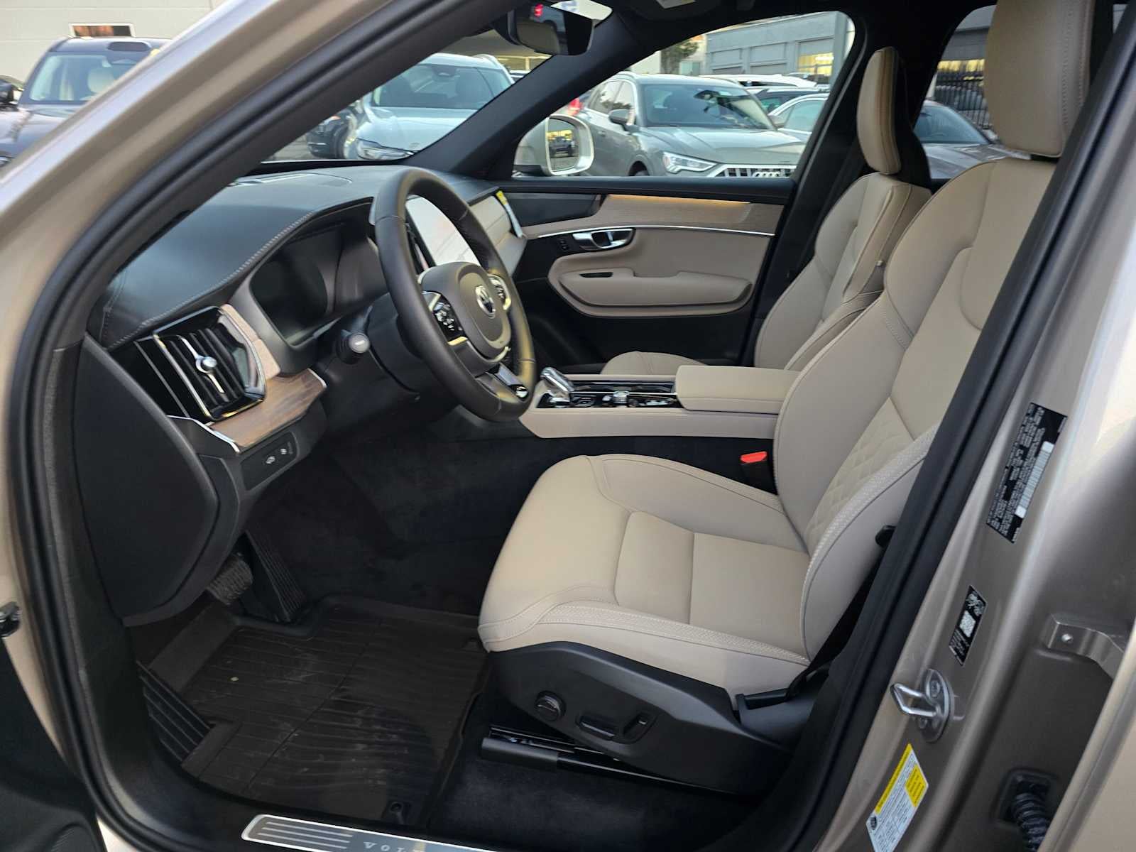 2026 Volvo XC90 Plug-In Hybrid Plus