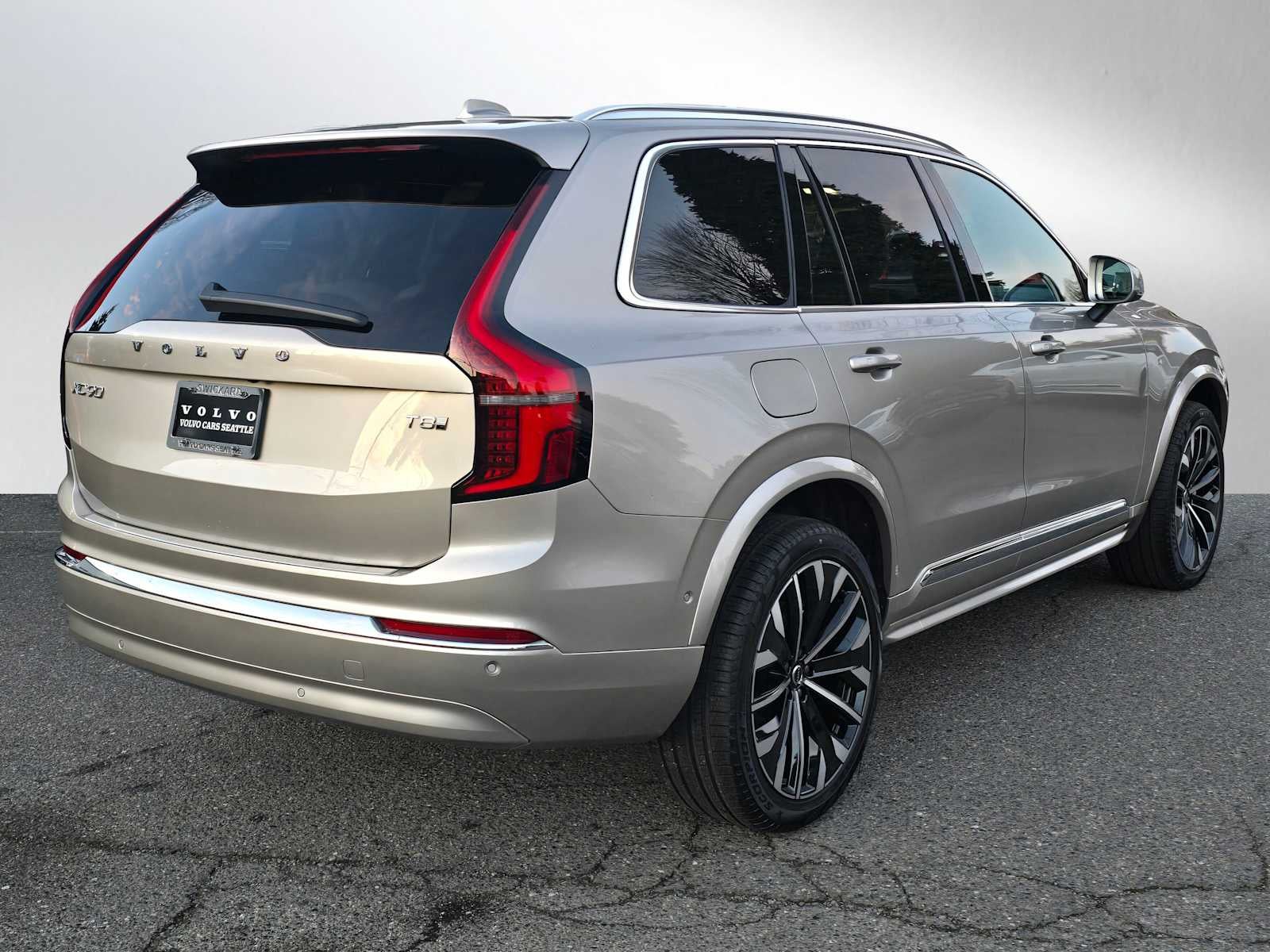 2026 Volvo XC90 Plug-In Hybrid Plus