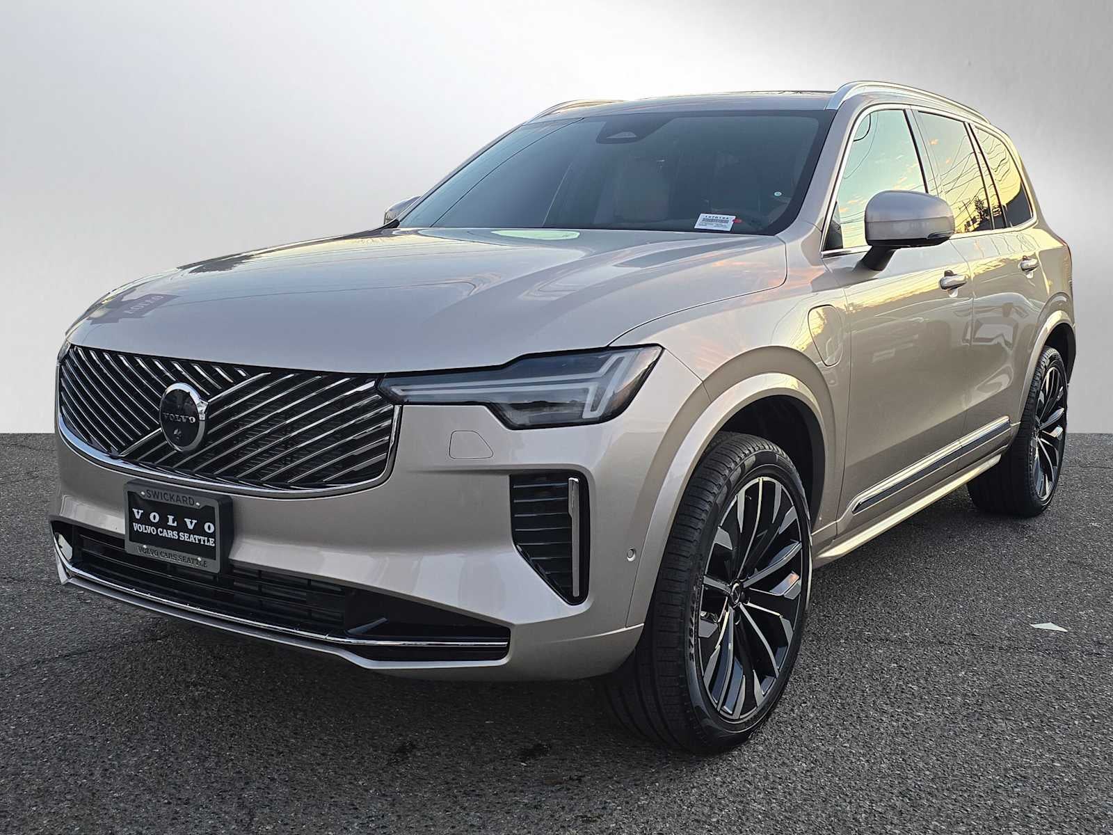 2026 Volvo XC90 Plug-In Hybrid Plus