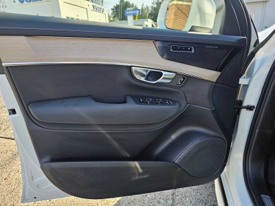 2026 Volvo XC90 Plug-In Hybrid Plus