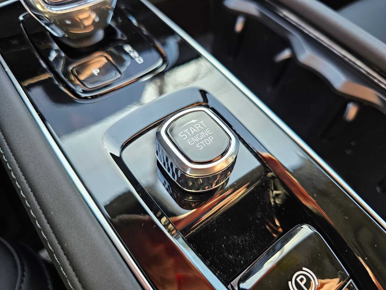 2026 Volvo XC90 Plug-In Hybrid Plus