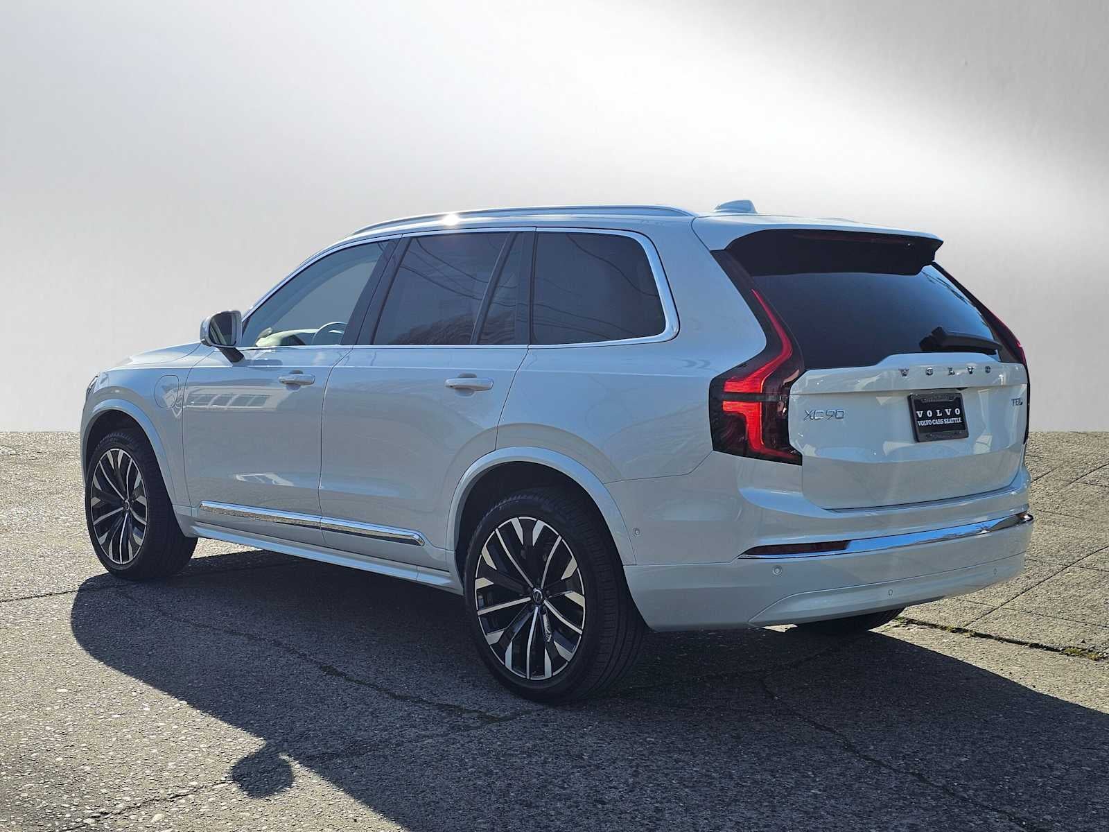 2026 Volvo XC90 Plug-In Hybrid Plus
