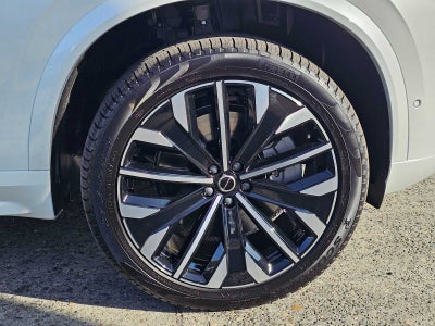 2026 Volvo XC90 Plug-In Hybrid Plus