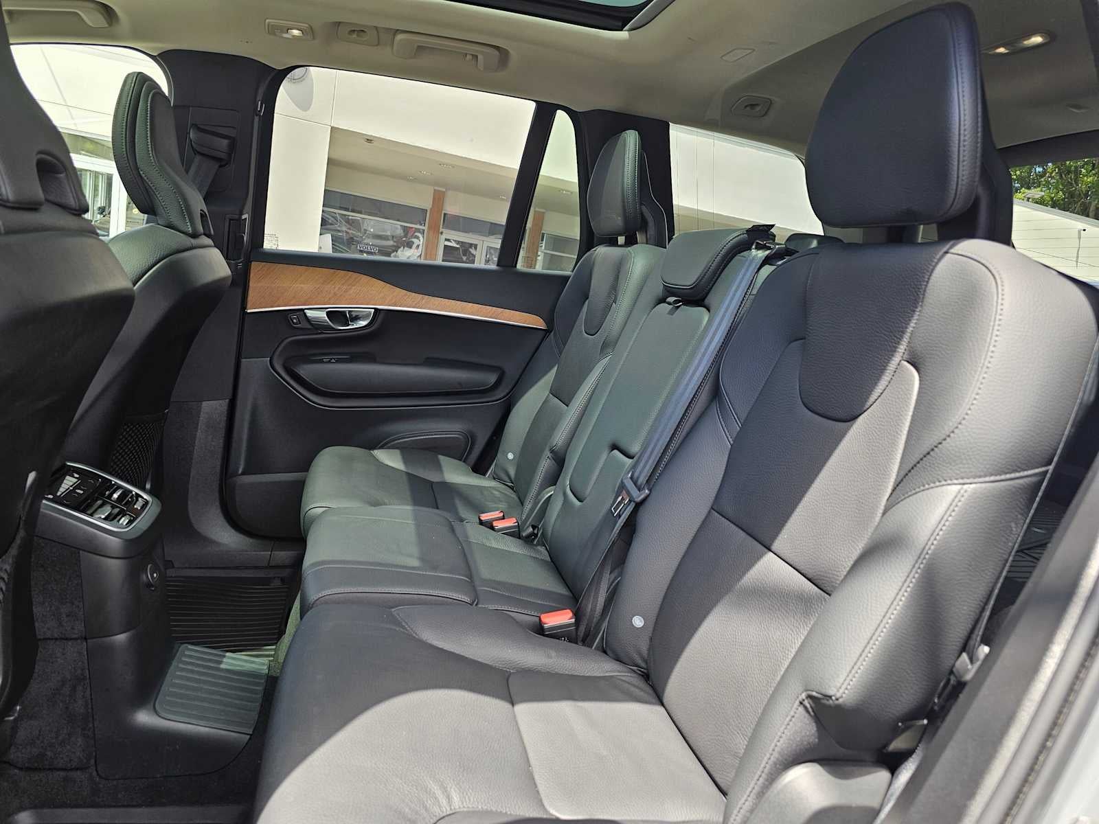 2025 Volvo XC90 Plug-In Hybrid Plus