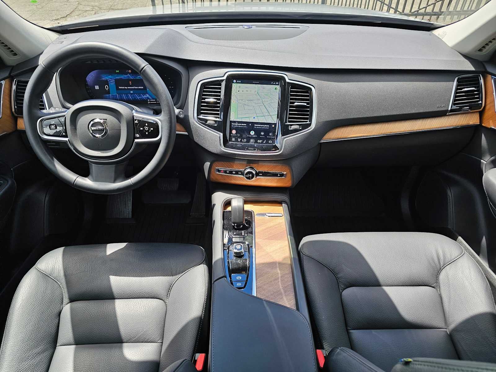 2025 Volvo XC90 Plug-In Hybrid Plus