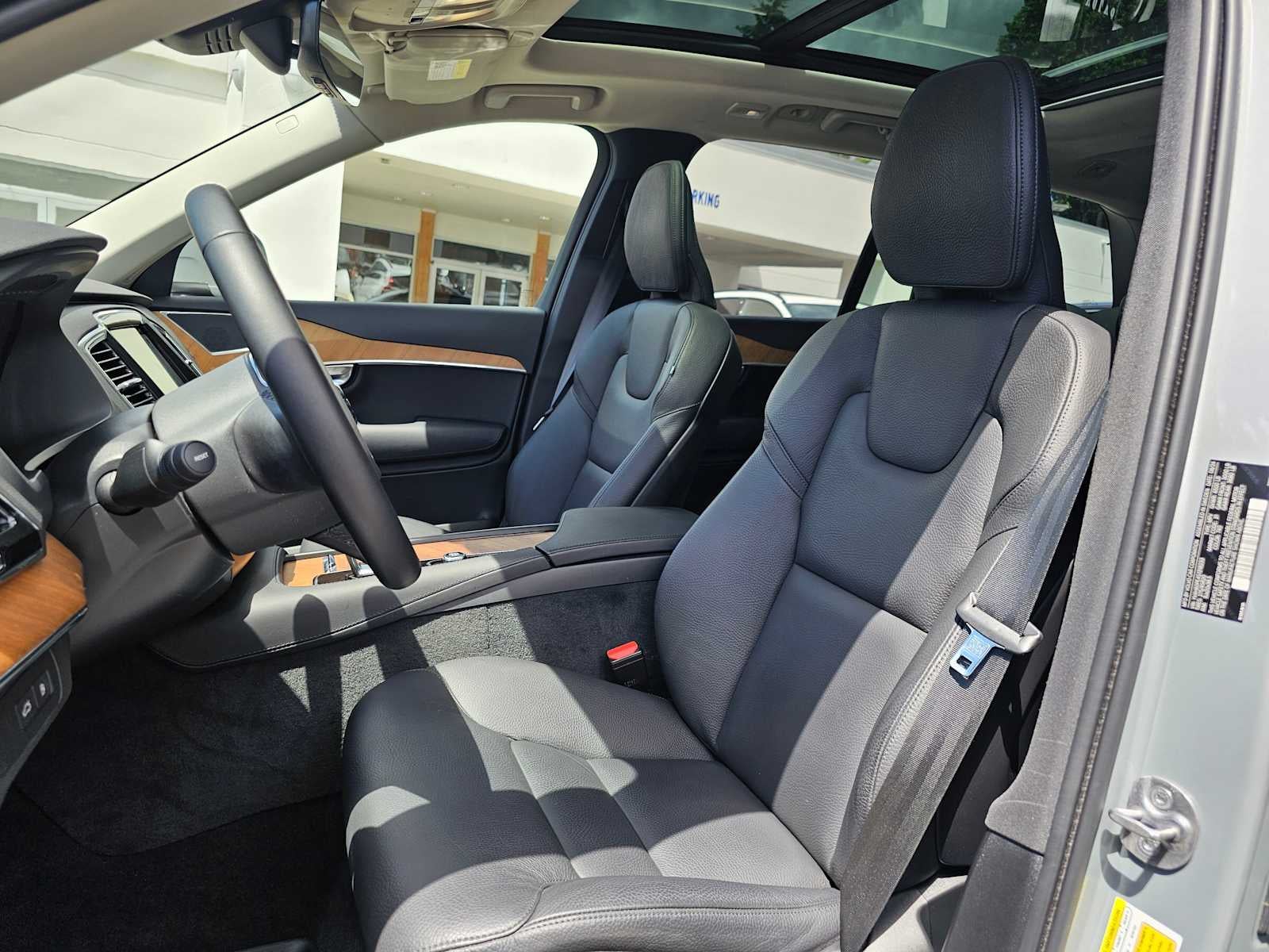 2025 Volvo XC90 Plug-In Hybrid Plus