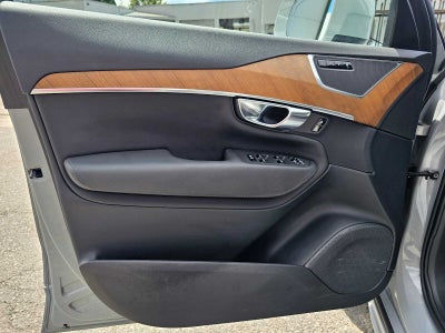 2025 Volvo XC90 Plug-In Hybrid Plus