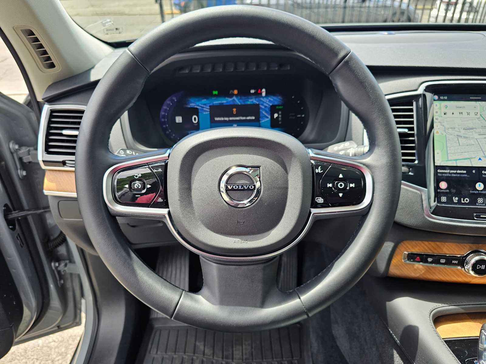 2025 Volvo XC90 Plug-In Hybrid Plus