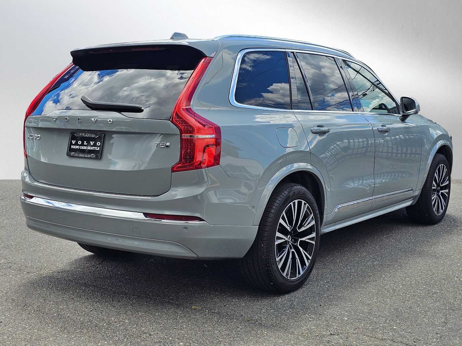 2025 Volvo XC90 Plug-In Hybrid Plus