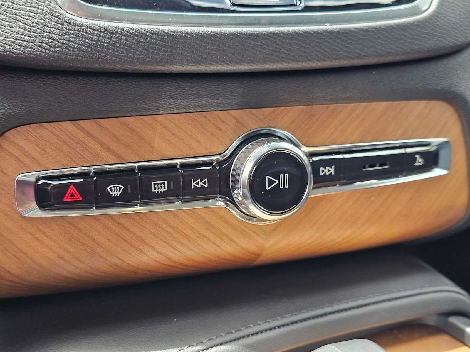 2025 Volvo XC90 Plug-In Hybrid Plus