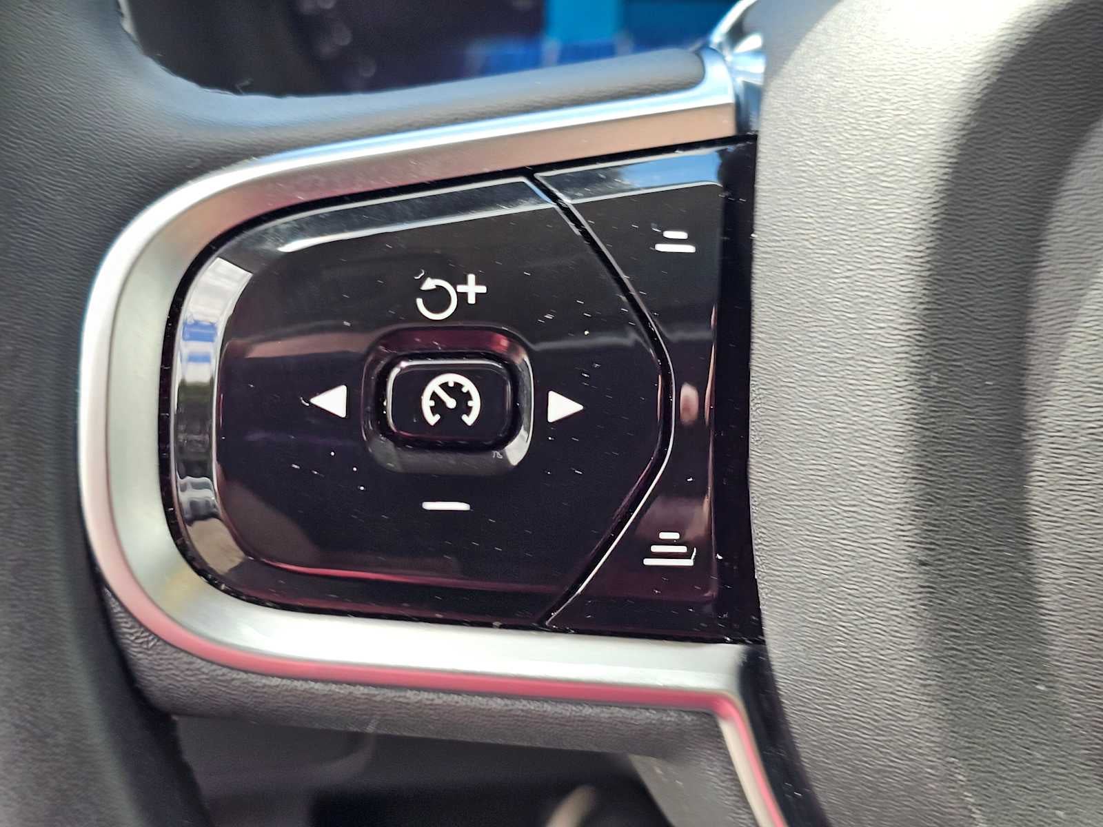 2025 Volvo XC90 Plug-In Hybrid Plus
